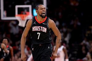 KD：进攻方会制定战术选择防守者 多人有盖帽能力会让他们头疼