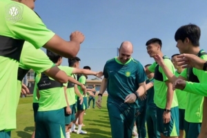 欢迎你，哈维尔！Welcome, Javier!