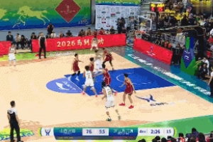 国产切特？周可梵垃圾时间登场连续吃饼扣篮得分