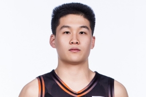 鲁媒：年轻的王证真不错 新外援琼斯表现比较稳健 鲍威尔或离队