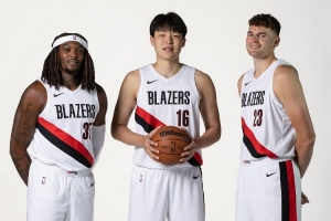 拓媒：杨瀚森对抗太差 总是走步 三分球队内最差&克林根比他准