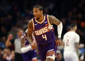 效率很一般！杰伦·格林替补20分钟 14中5&三分8中2拿到12分4助