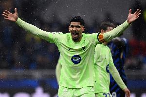 阿劳霍快问快答：同年偶像是罗纳尔迪尼奥，想和成龙共享马黛茶