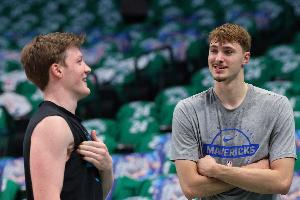 新秀榜：弗拉格蝉联榜首&前四未变 国王次轮中锋雷诺杀进前五